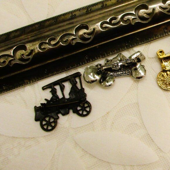 ANTIQUE CAR Mixed Material Brooch Lot ~ Five VINTAGE Early Automotive Pin Lot - Picture 10 of 11